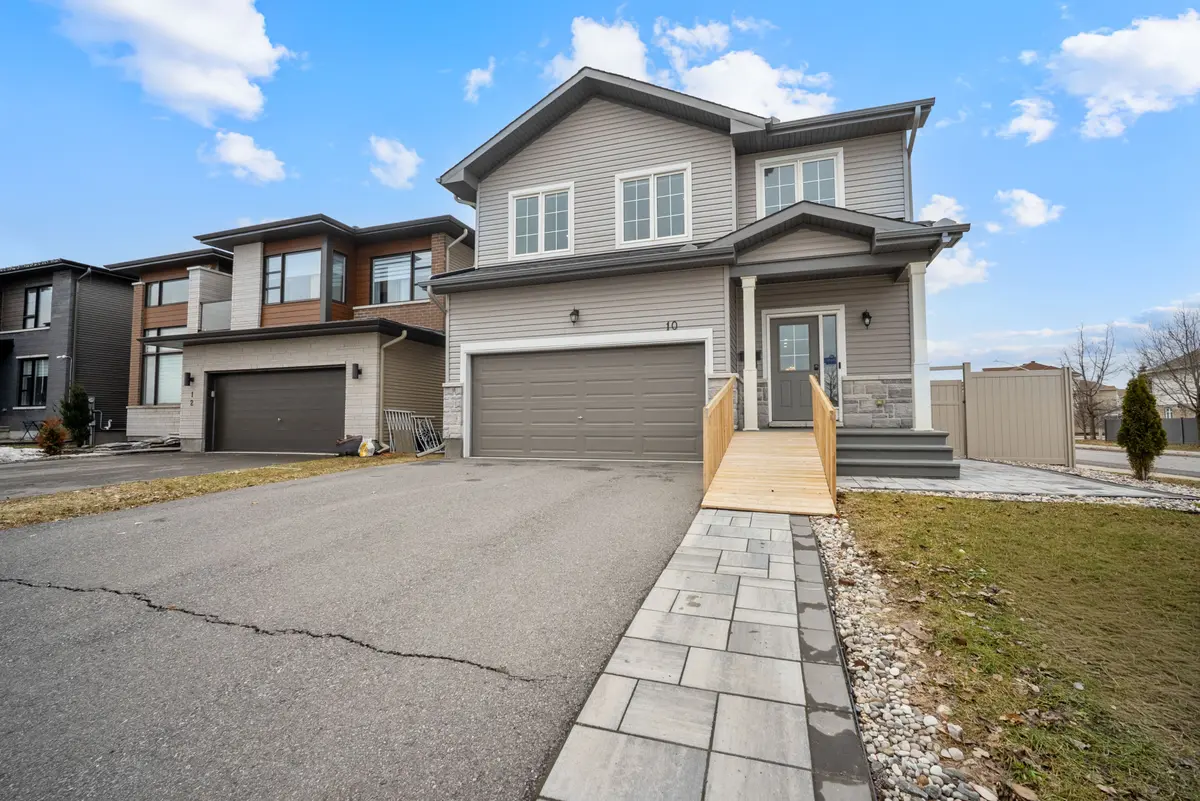 10 Kinetic WAY, Barrhaven, ON K2J 0C9