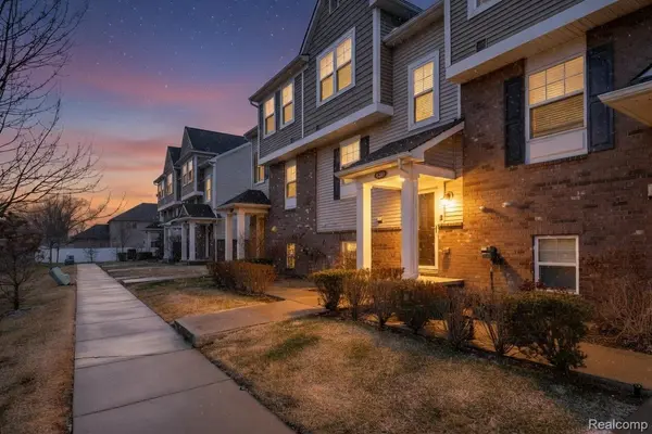 4580 Bradley CIR #24, Troy, MI 48085