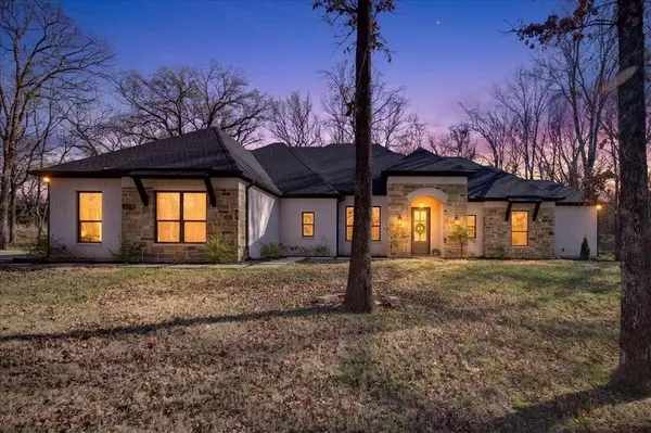 107 Oakbend Trail, Mabank, TX 75147