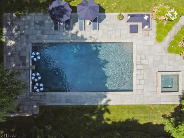 30 Robert Dr, Millburn Twp., NJ 07078