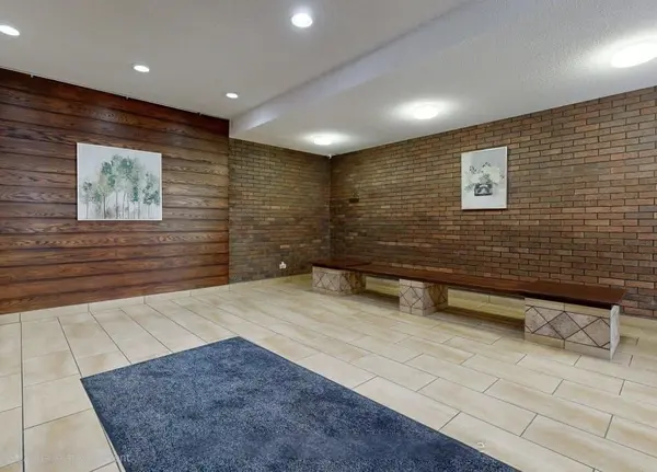 10 Sunrise AVE ##214, Toronto C13, ON M4A 2R1