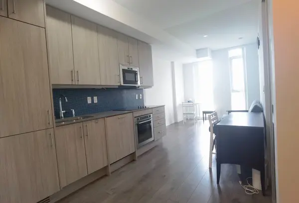 297 College ST #822, Toronto C01, ON M5T 1S2