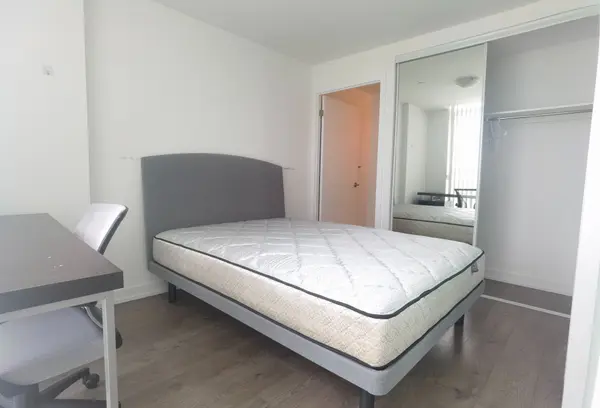 297 College ST #822, Toronto C01, ON M5T 1S2