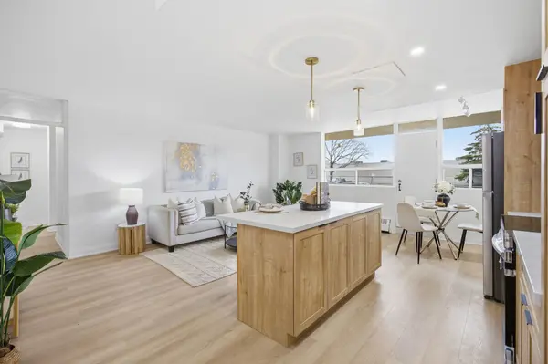 1950 Kennedy RD #101, Toronto E04, ON M1P 4S9