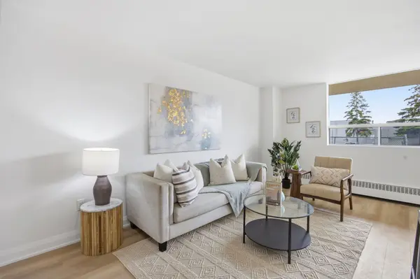 1950 Kennedy RD #101, Toronto E04, ON M1P 4S9