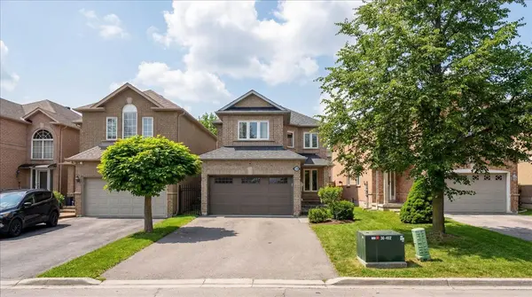 130 Princeton Gate, Vaughan, ON L6A 2S7