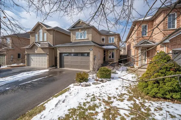 130 Princeton Gate, Vaughan, ON L6A 2S7