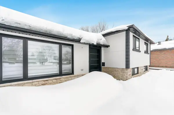 66 Peacock LN, Barrie, ON L4N 3R9