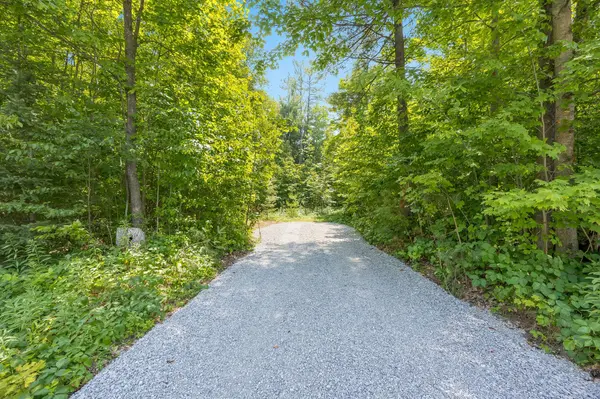 PT LT 40 Horseshoe Valley RD W, Oro-medonte, ON L4M 4Y8