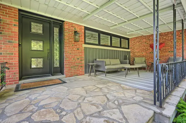 1616 Islington AVE, Toronto W08, ON M9A 3M6