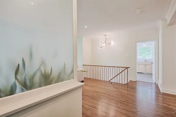 1616 Islington AVE, Toronto W08, ON M9A 3M6