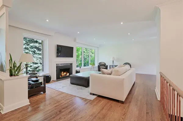 1616 Islington AVE, Toronto W08, ON M9A 3M6