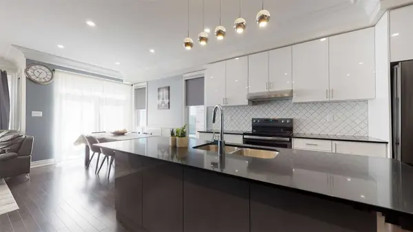 55 hubbell RD, Brampton, ON L6Y 1P3