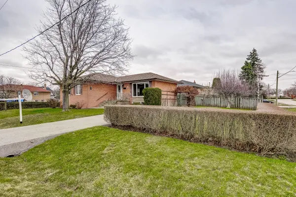339 Weighton DR, Oakville, ON L6R 2R5