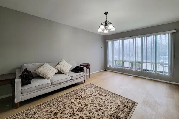 88 Radford ST, Hamilton, ON L8S 3E6