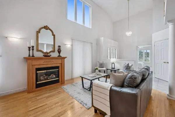 1 Thornton ST, Guelph, ON N1E 7B4