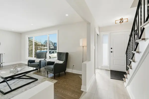 26 Clifton Downs RD, Hamilton, ON L9C 2P2