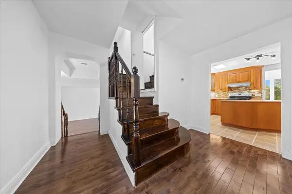 5410 Old Richmond RD, Bells Corners And South To Fallowfield, ON K2R 1G7