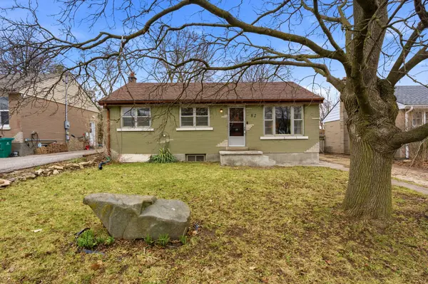 82 Glenview AVE, Cambridge, ON N1R 2W2