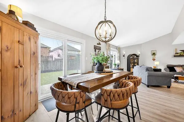 7 Etherington CRES, Hamilton, ON L0R 1C0