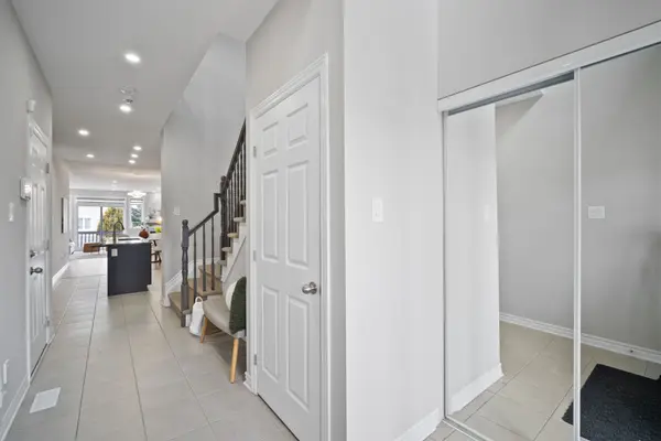 10 Kinetic WAY, Barrhaven, ON K2J 0C9