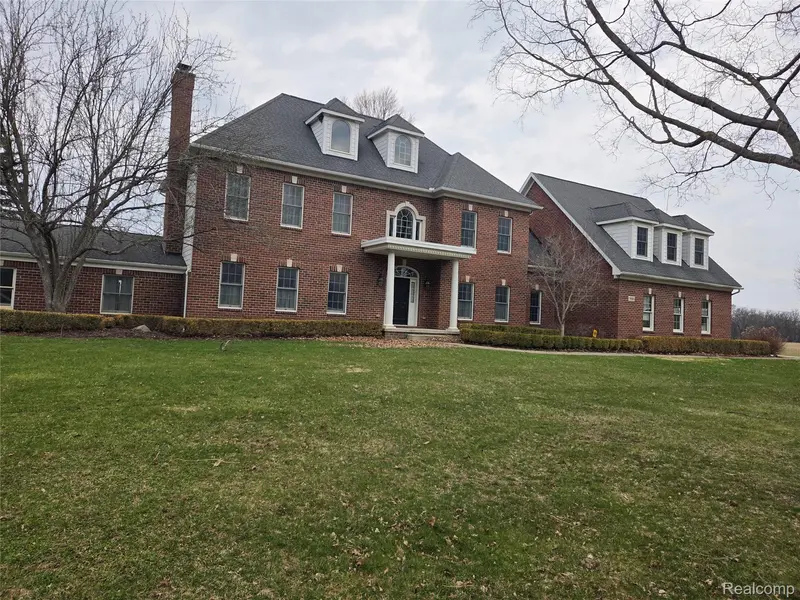 900 Maxfield RD, Brighton Township, MI 48114