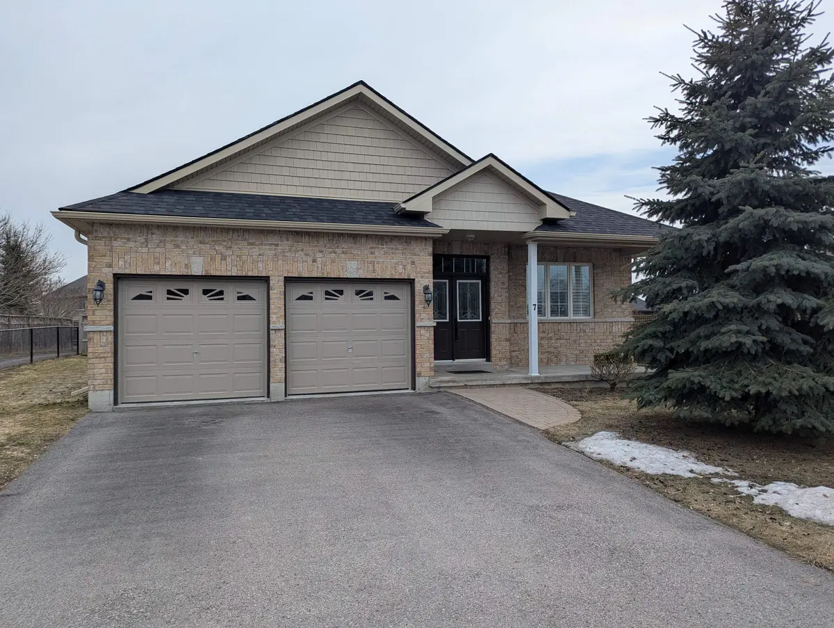 7 Parkside DR, Kawartha Lakes, ON K9V 5X9