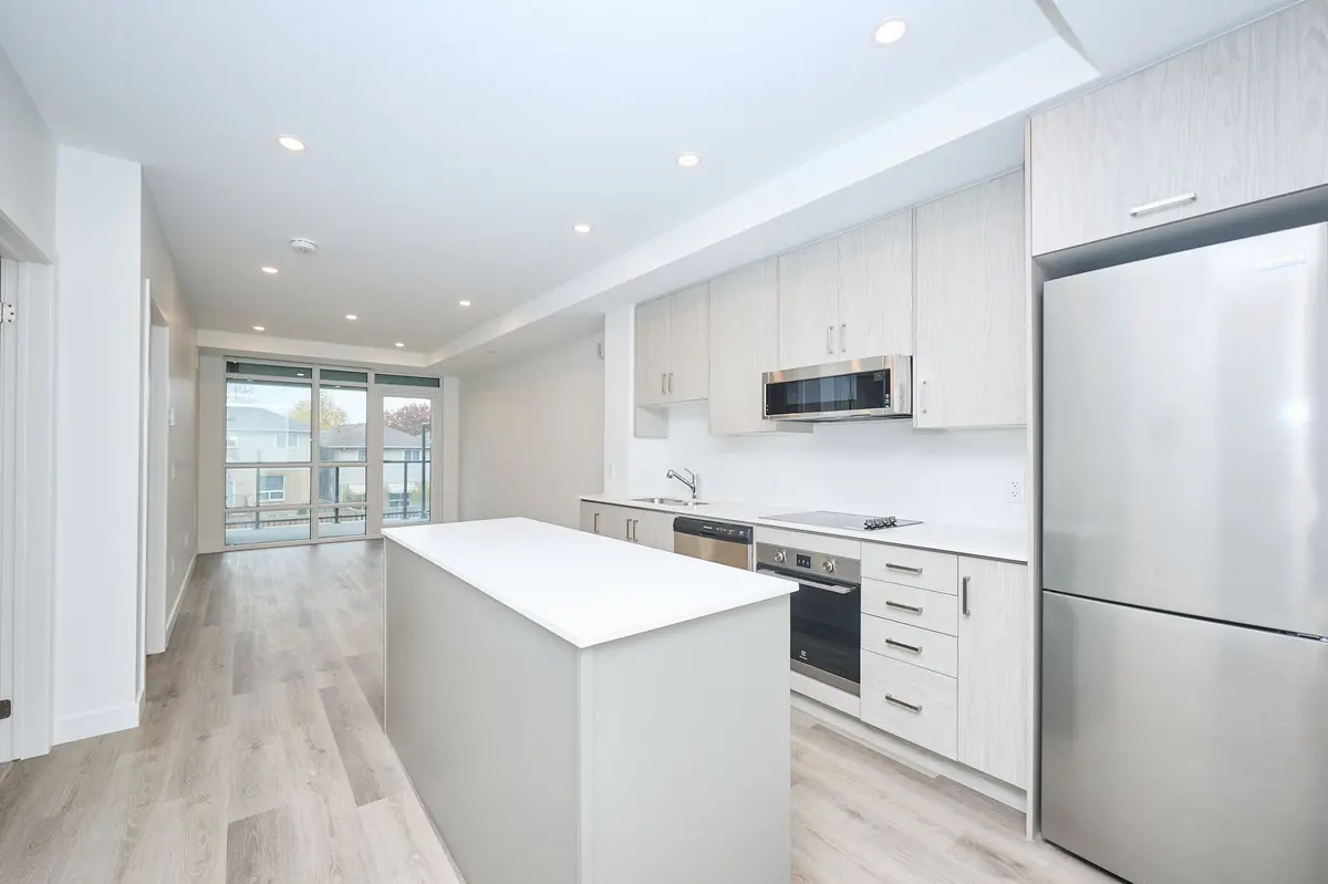 461 Green RD #210, Hamilton, ON L8E 5B4