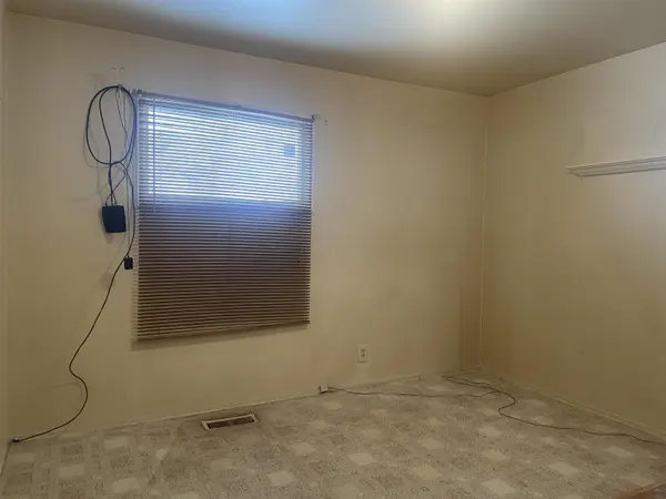 1727 Briarwood DR, Flint, MI 48507