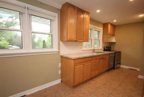 376 Humewood AVE #Main, Oshawa, ON L1G 2T5