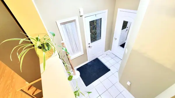 20 Veseli CT N, Bradford West Gwillimbury, ON L3Z 3C3