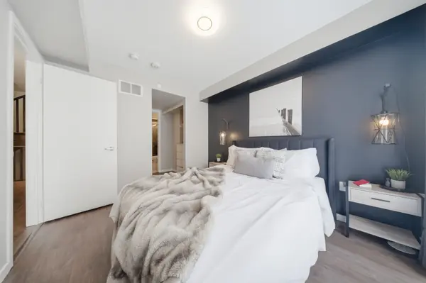 500 Alex Gardner CIR #104, Aurora, ON L4G 3G5