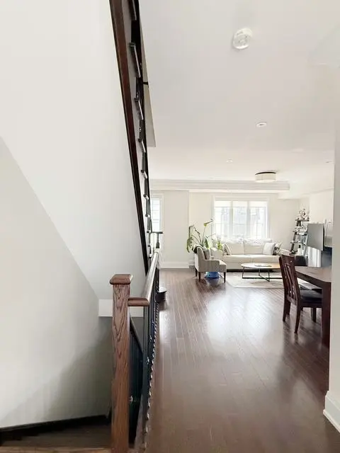 388 Highway 7 N/A E #TH7, Richmond Hill, ON L4B 0G5