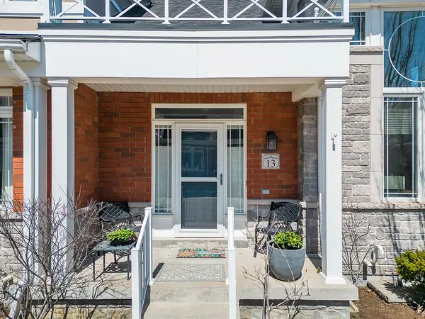 13 Collship LN, Collingwood, ON L9Y 0J6