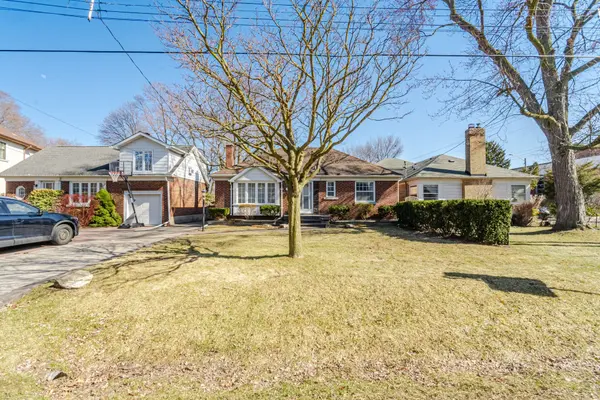 1 Loyalist RD, Toronto W08, ON M9A 3P2