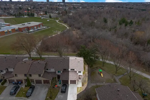 27 Dawson CRES #27, Brampton, ON L6V 3M5