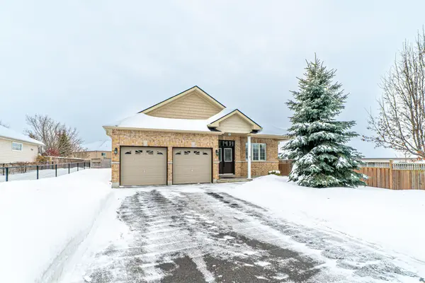 7 Parkside DR, Kawartha Lakes, ON K9V 5X9