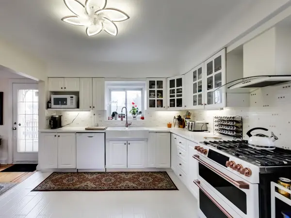 91 Weir ST S, Hamilton, ON L8K 3A8