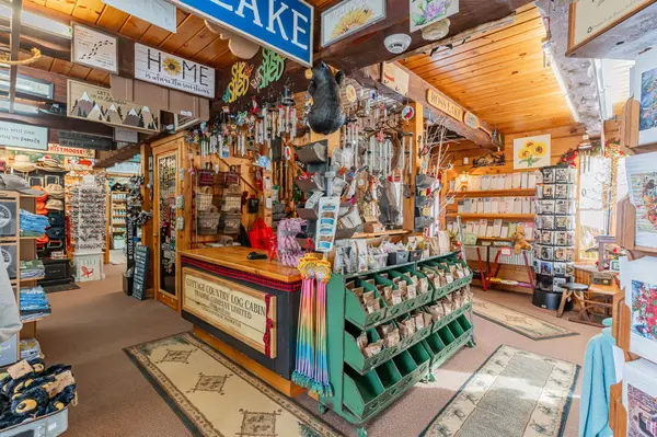 1141 Kennisis Lake RD, Dysart Et Al, ON K0M 1S0