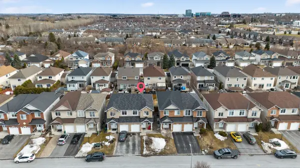 336 Glenbrae AVE, Kanata, ON K2W 0C2