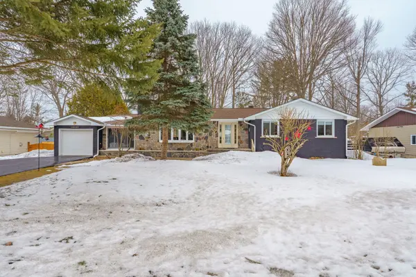 230 Alexander ST, Gravenhurst, ON P1P 1A6