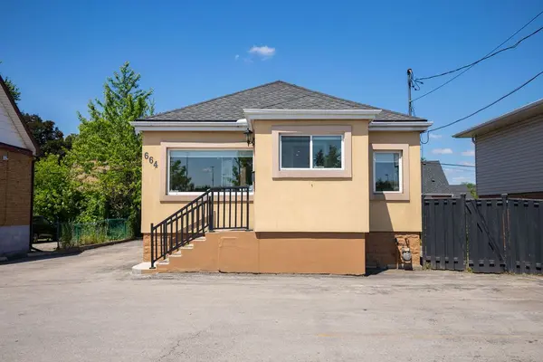 664 Upper James ST, Hamilton, ON L9C 2Z3