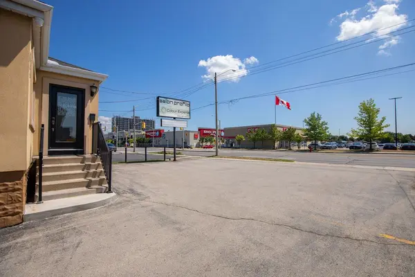 664 Upper James ST, Hamilton, ON L9C 2Z3