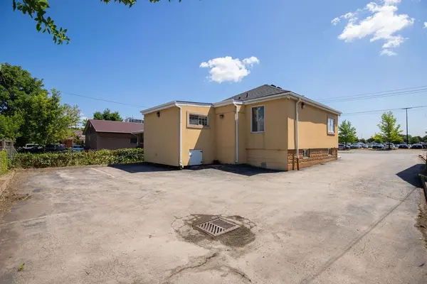 664 Upper James ST, Hamilton, ON L9C 2Z3