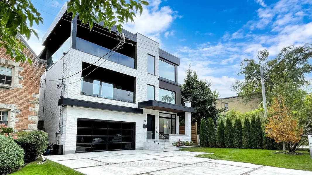 69 Elderwood DR, Toronto C03, ON M5P 1X5