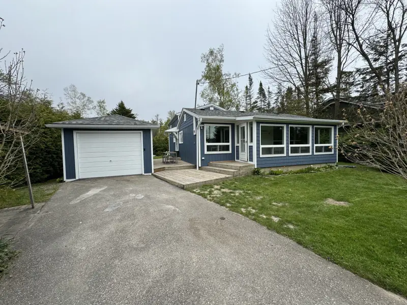 272 Huron RD, Huron-kinloss, ON N0G 2R0