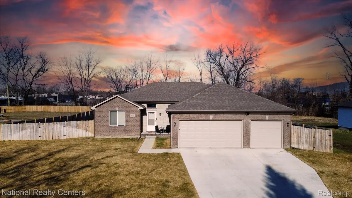 36303 Egan ST, Clinton Charter Township, MI 48035