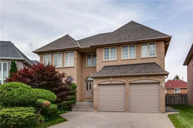 22A Avonlea PL, Richmond Hill, ON L4B 3N8