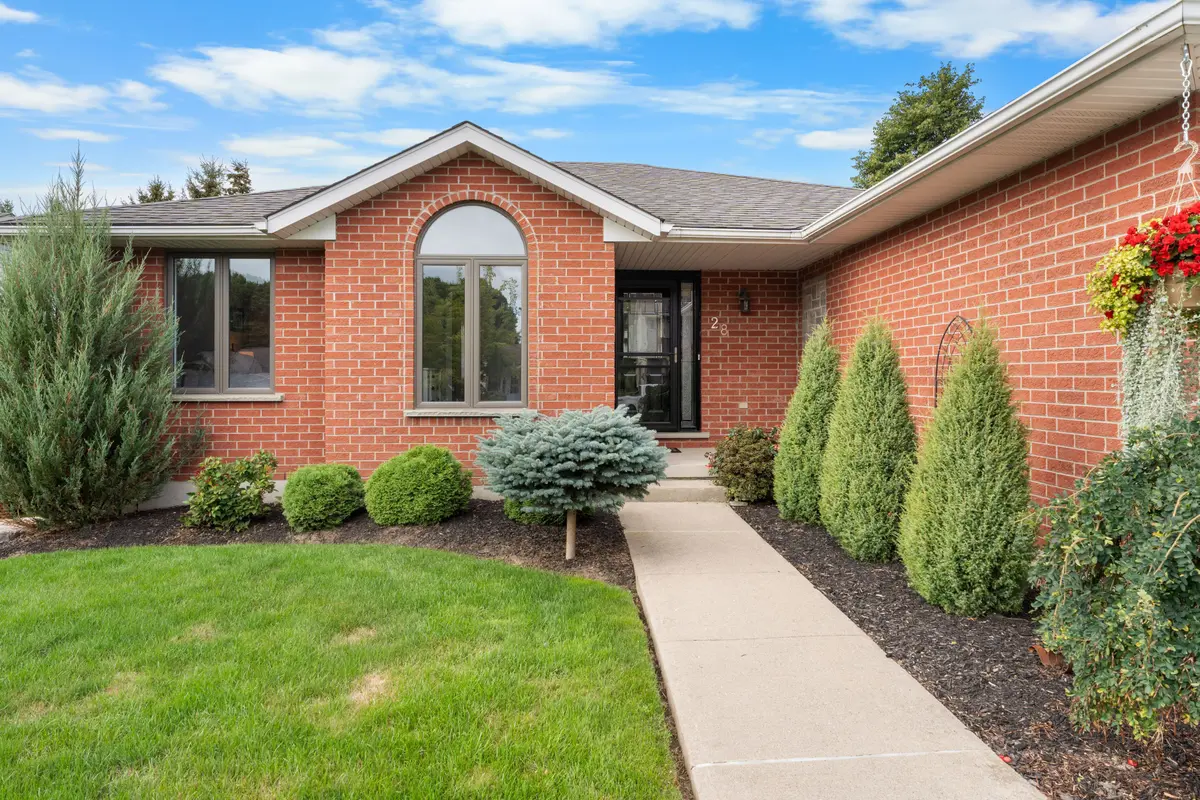 28 Keating DR, Centre Wellington, ON N0B 1S0