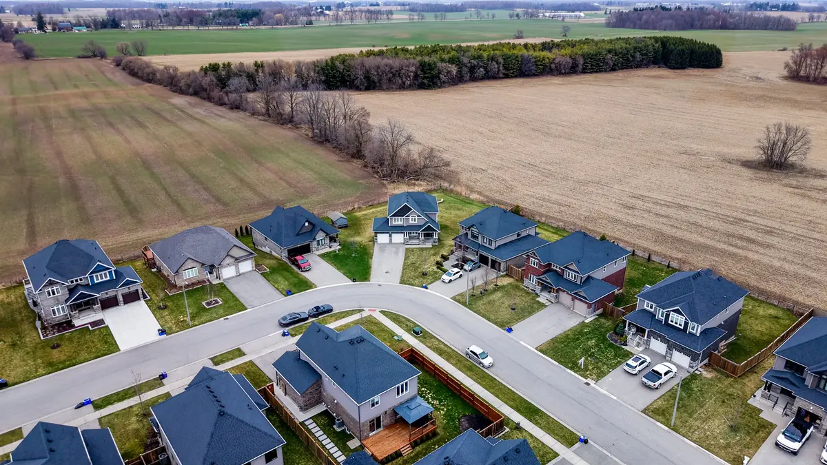 307 Poldon DR, Norwich, ON N0J 1P0